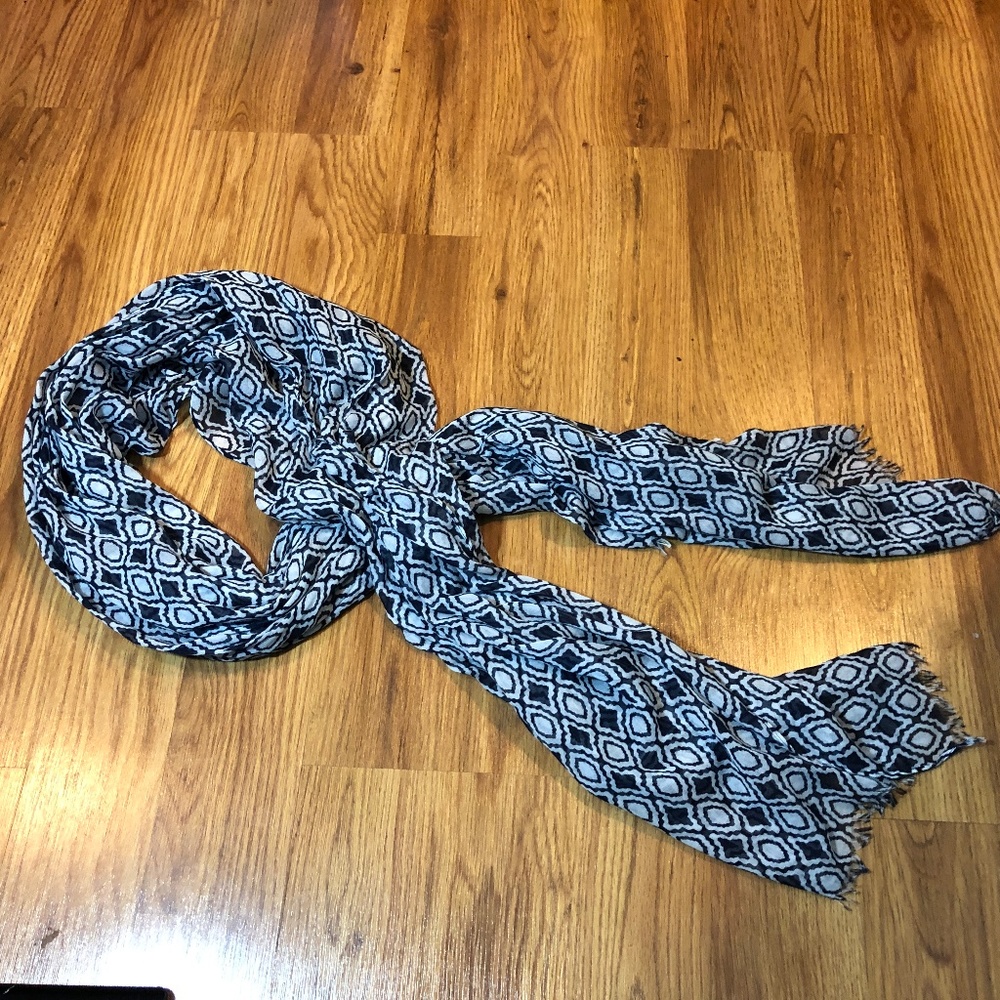 Thirty One Navy Pendant Scarf